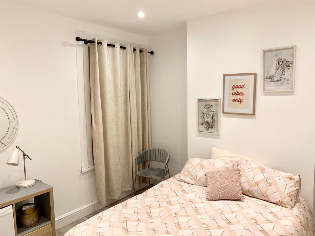 Modern 2 Bedroom Apartment With Private Garden Near Canary Wharf Londres Exterior foto